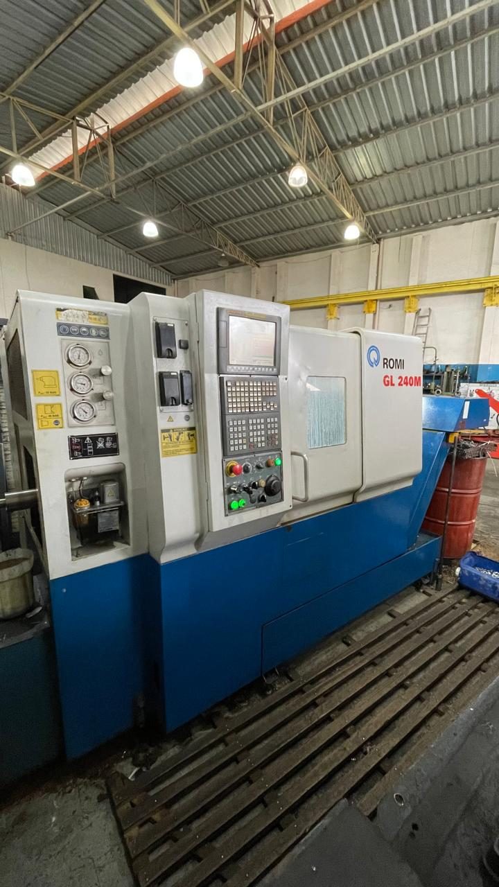 Torno CNC Romi GL-240