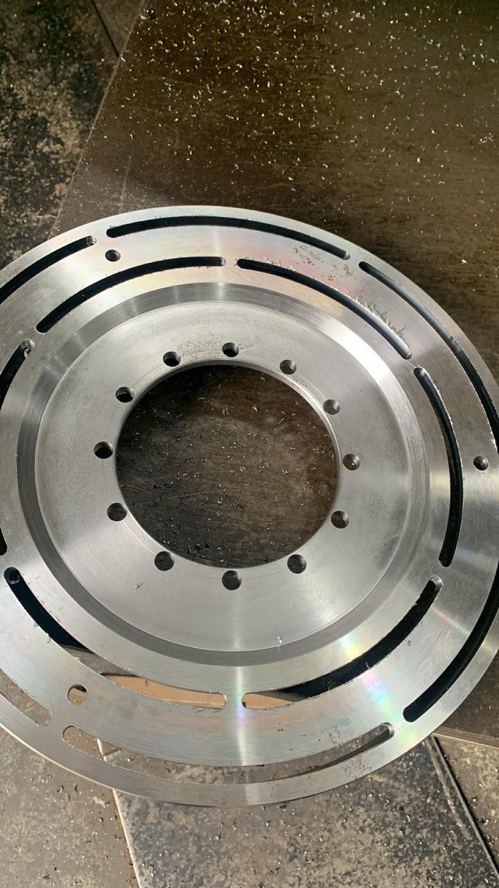 Disco usinado com furação radial